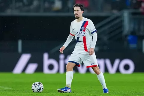 "من الحماقة أن أغادر".. فيتينيا يرد على ارتباطه بالانتقال إلى ريال مدريد